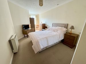 Bedroom- click for photo gallery